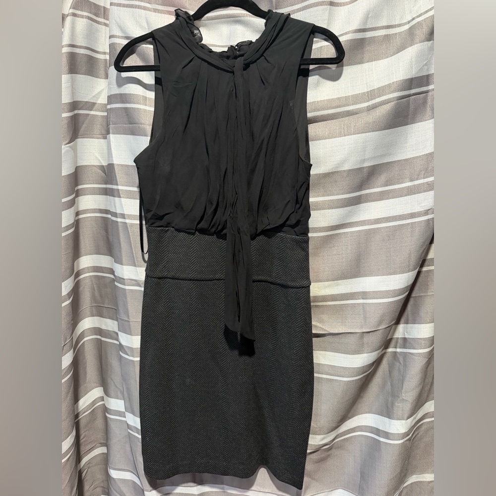 BCBG black size 8 100% SILK Tie Neck Collar A Line Knee Length Dress